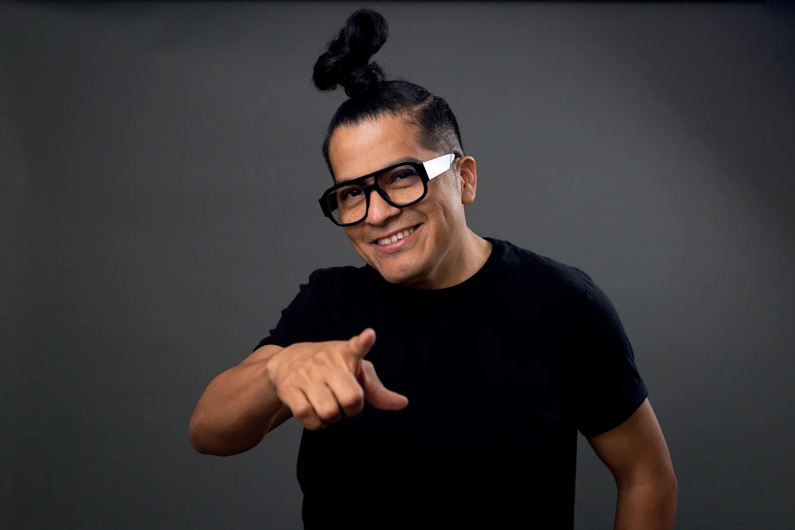 Enrique Flores, formador de coloristas y especialista en rubios